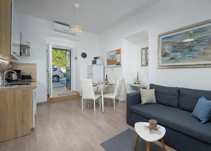 Naval Apartment
