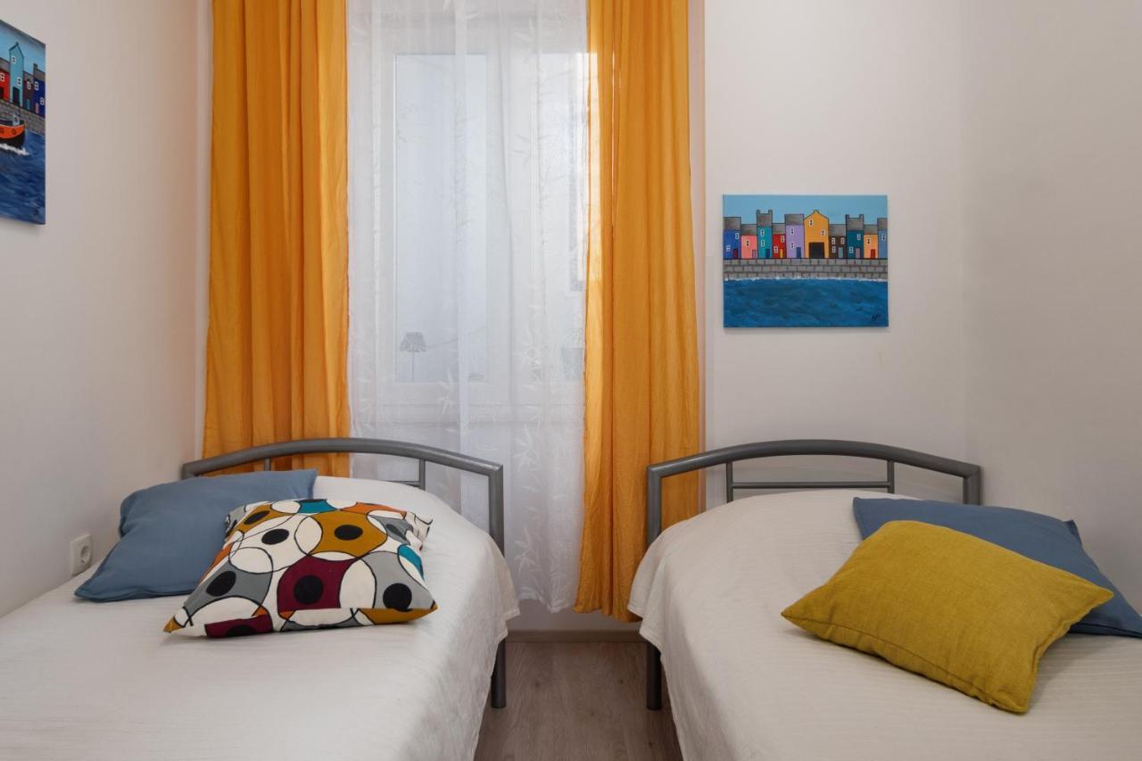 Naval Apartment